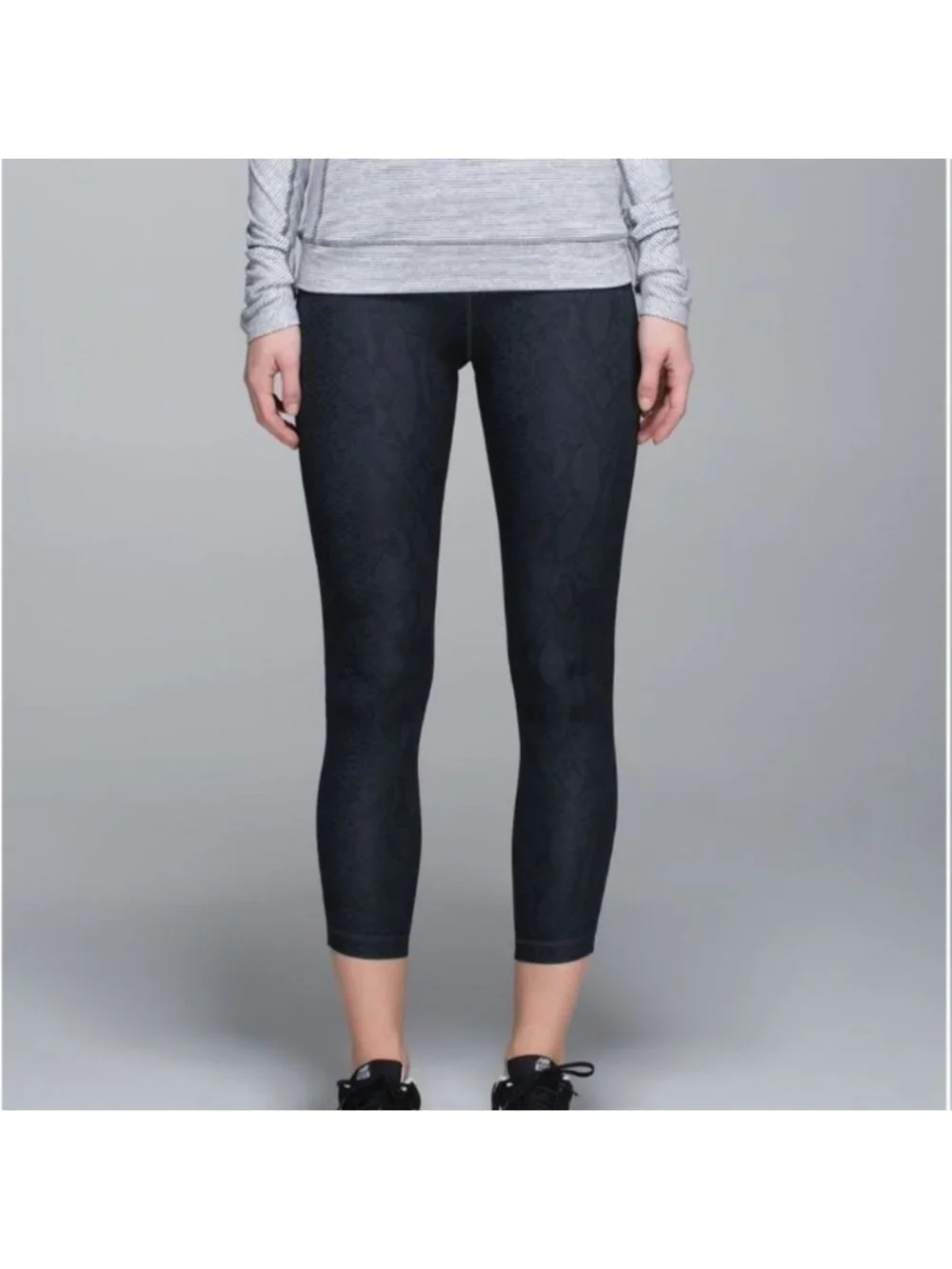 Lululemon Light Speed Tight *Full-On Luxtreme